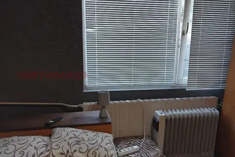 Етаж от къща в Русе, Родина 2