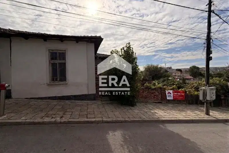 Independent house floor with yard in Shirok Tsentar, Ruse