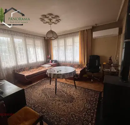 Снимка 3 — Просторен 4-стаен апартамент в Шумен, кв. Пожарната с гараж
