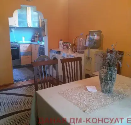 Снимка 4 — Двустаен етаж от къща в Шумен, Военно училище с двор