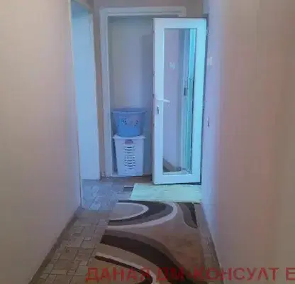 Снимка 5 — Двустаен етаж от къща в Шумен, Военно училище с двор