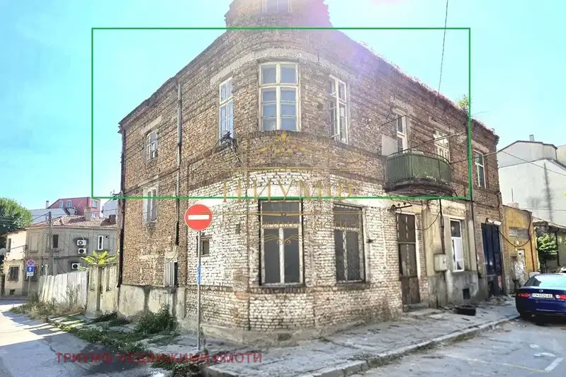 Floor of a house with 2 shops in Kolhozen pazar, Varna