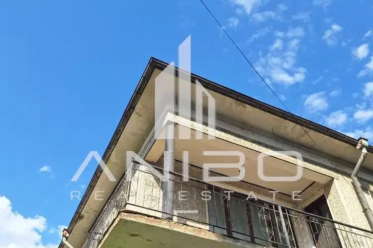 Етаж от къща във Варна, Виница