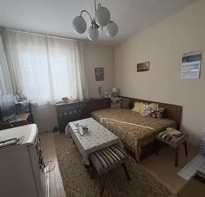 Photo 5 — Floor of House in Oblast Shumen, Veliki Preslav