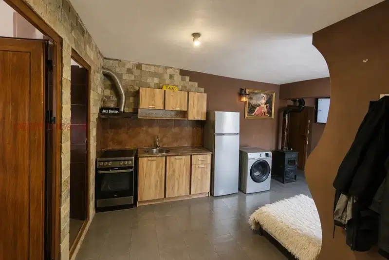 Floor of House in Vraca, Centyr