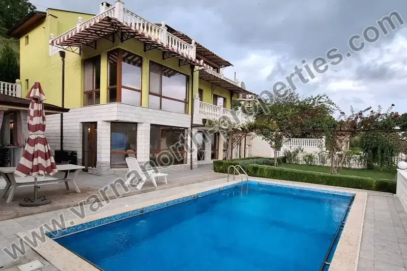 House in Dobrich, Balchik