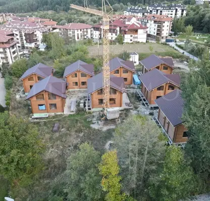 Снимка 4 — Двуетажна дървена вила с двор в Банско, близо до ски пистата