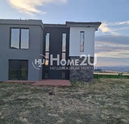 Photo 2 — 4-room house in Bozhurishte with parking space in gated complex