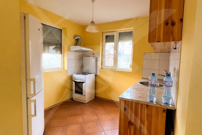 Двуетажна къща с 140 кв.м. в кв. Акациите, Бургас