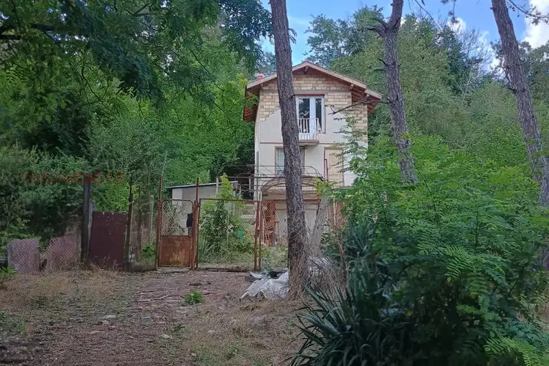 Къща в Добрич, в.з. Лозята