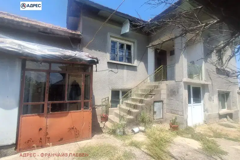 House in Pleven, Dolna Mitropoliya