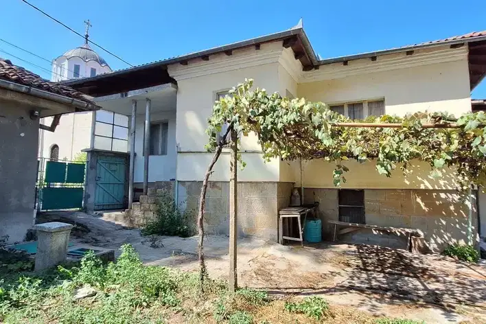 House in Veliko Tyrnovo, Elena