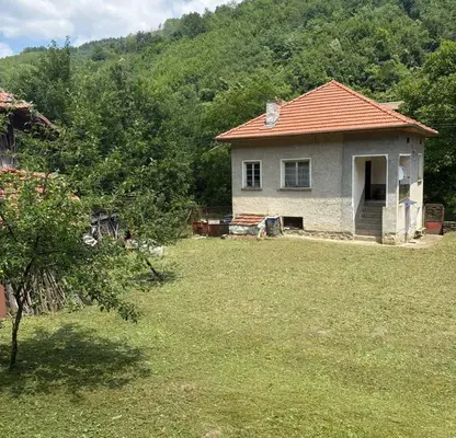 Photo 2 — House in област София, Etropole