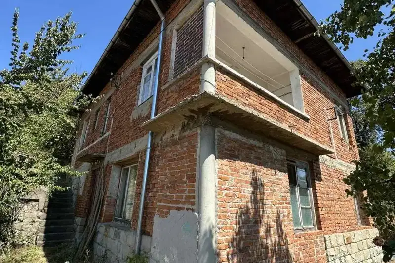 House in Gabrovo, Centyr