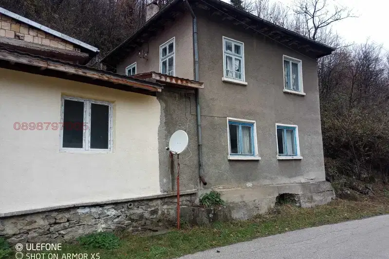 House in Gabrovo, Etyra
