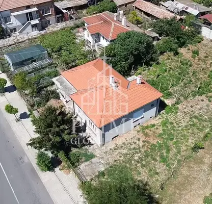 Photo 2 — Spacious 3-bedroom house in Kameno with large yard