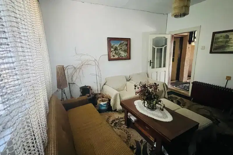 Къща в Монтана, Лом