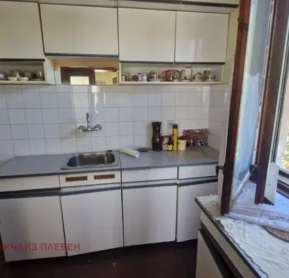 Photo 5 — Solid house with 6 rooms and large terraces in Lukovit