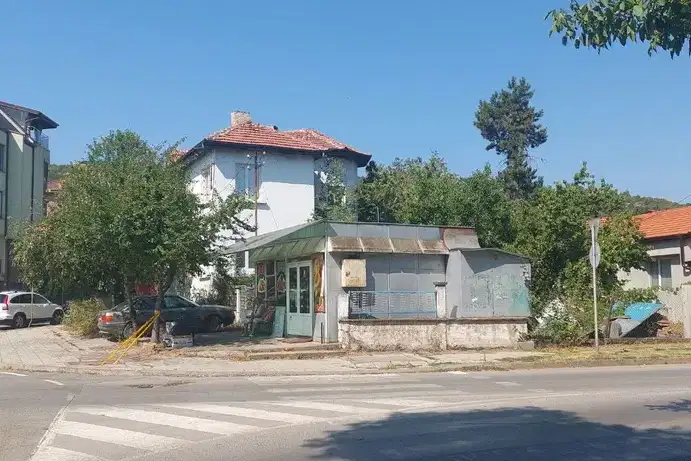 Къща в Монтана, Идеален център