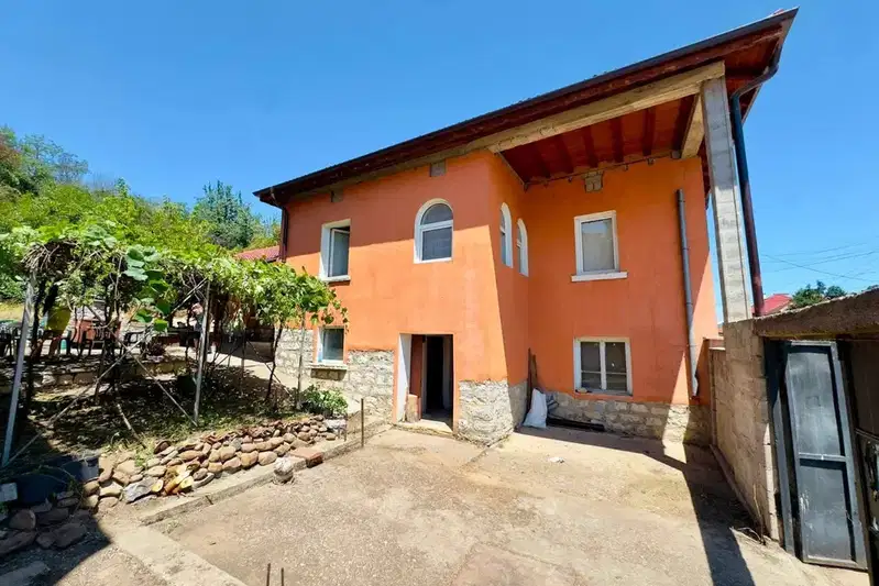 House in Montana, Mala Kutlovica