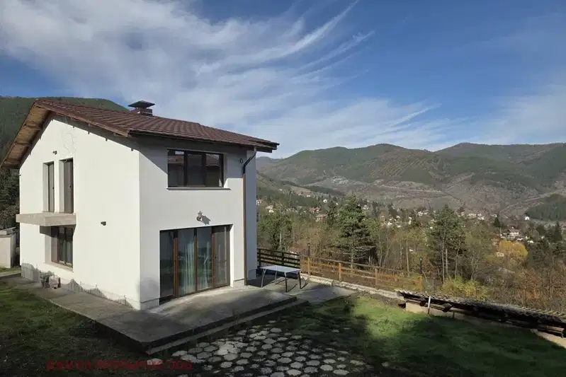 House in Novi Iskyr