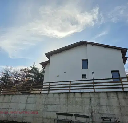 Photo 3 — House in Novi Iskyr