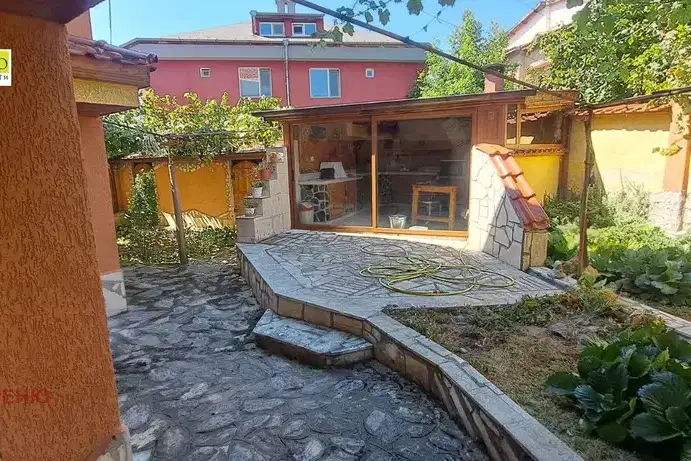 House in Novi Iskyr