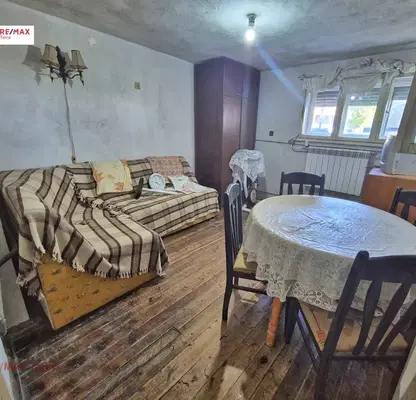 Снимка 4 — Двуетажна къща с гараж и гледка към Дунав в Оряхово