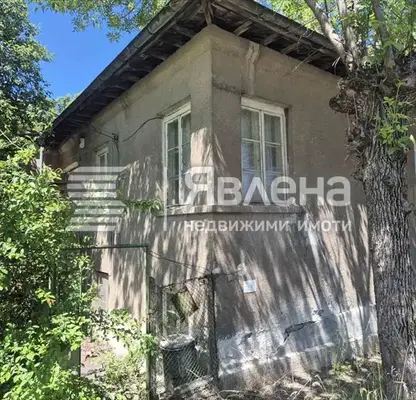 Снимка 3 — Къща в Перник, Център