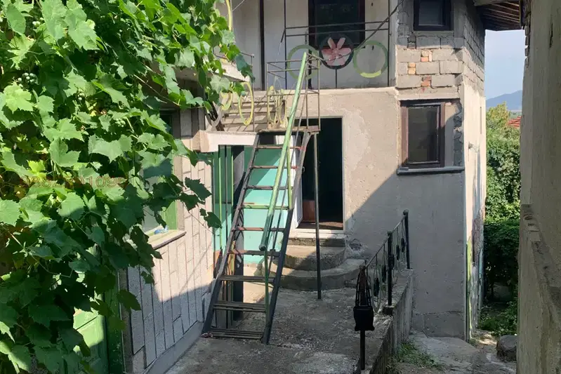 House in Pernik, Kalkas