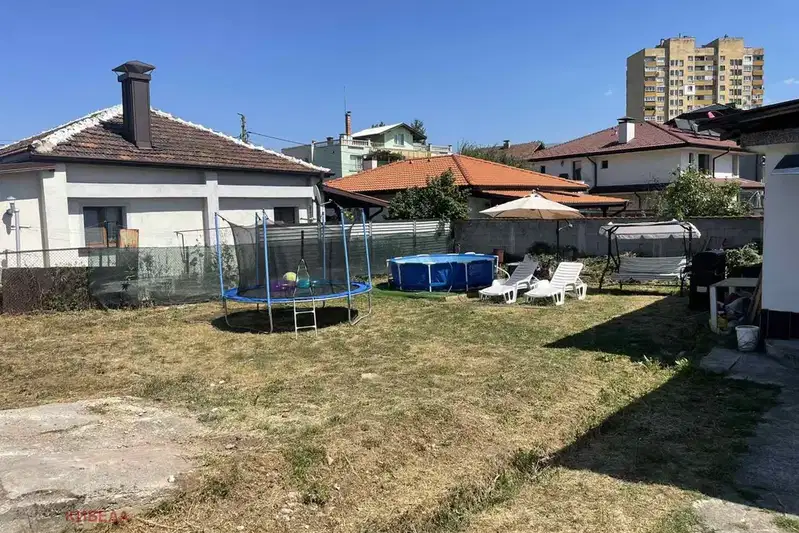 Къща в Перник, Мошино