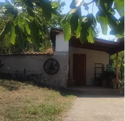Снимка 2 — Къща в Пловдив, Перущица