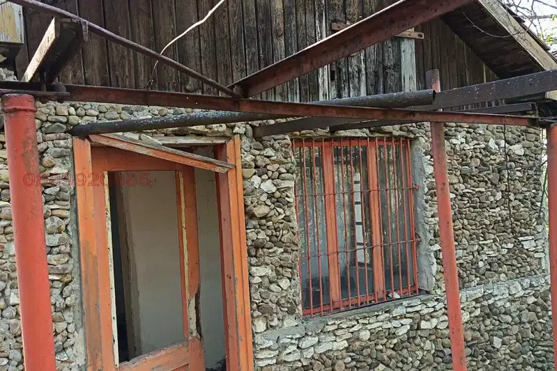House in Pleven, Strajata