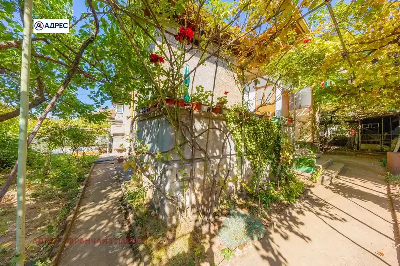 House in Pleven, Shirok Centyr