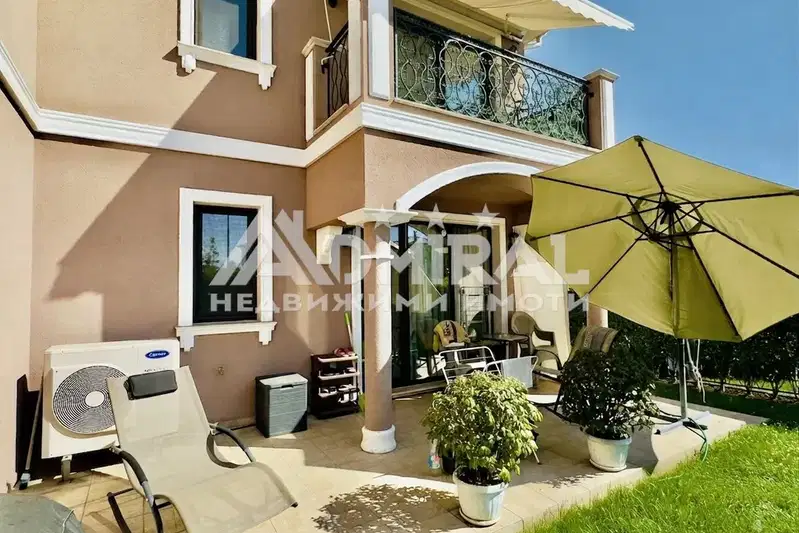 Two-storey house with yard in Pomorie, gated complex