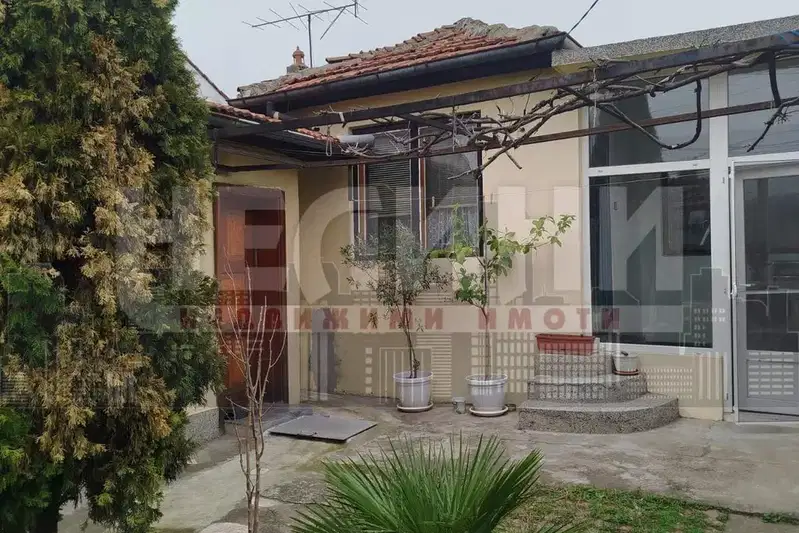 House in Ruse, Centralen Koop. Pazar
