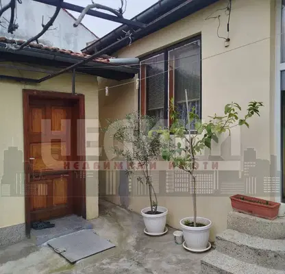 Photo 3 — House in Ruse, Centralen Koop. Pazar