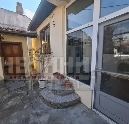 Photo 4 — House in Ruse, Centralen Koop. Pazar