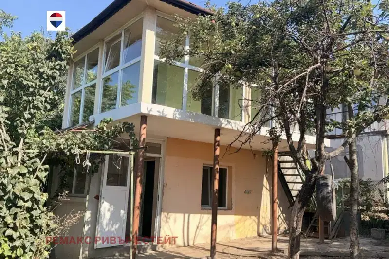 House in Ruse, Leventa