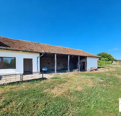 Photo 2 — House in Veliko Tyrnovo, Alekovo