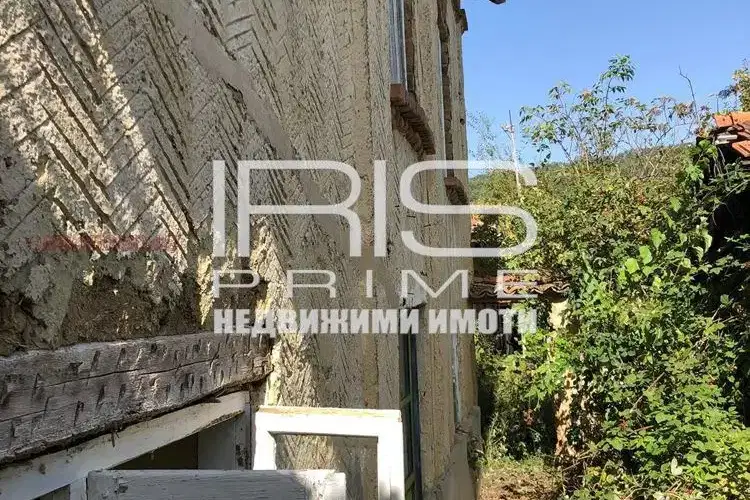 Къща с три сгради в с. Александрово, област Шумен