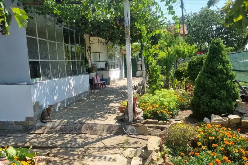 One-storey house with garage in Arnautito village, Stara Zagora region