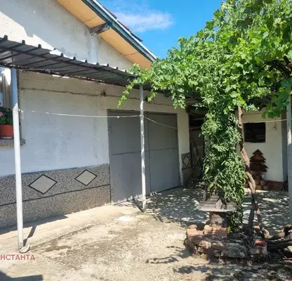 Photo 3 — One-storey house with garage in Arnautito village, Stara Zagora region