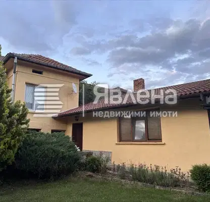 Photo 2 — House with 3 rooms and large yard in Benkovski village, Sofia region