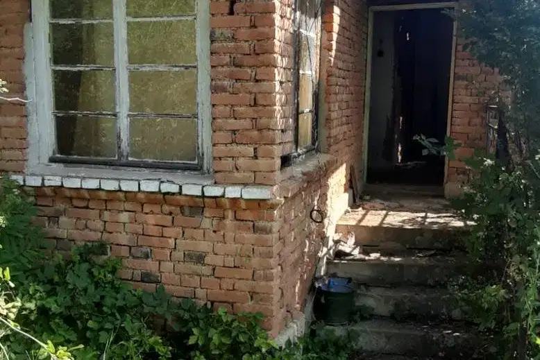 Двуетажна къща с двор в с. Бойковци, област Велико Търново