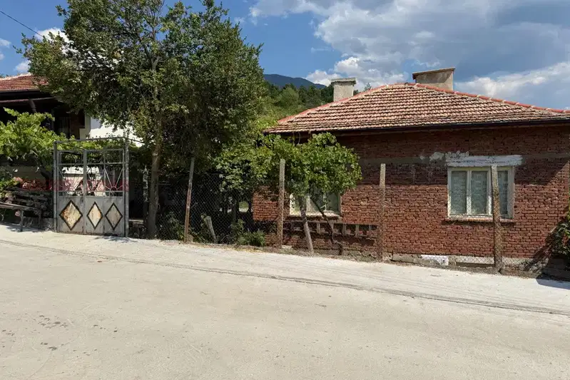 Къща в Благоевград, с. Брежани