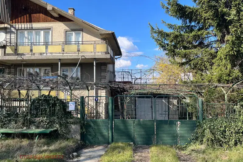 Къща в Русе, с. Червена вода