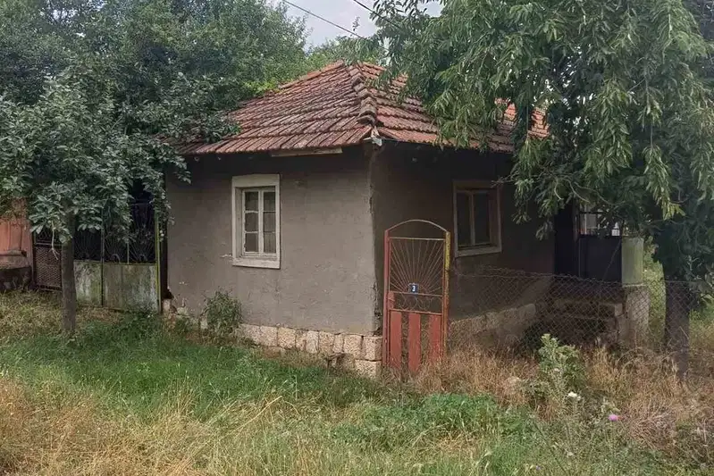 Къща в Русе, с. Червена вода