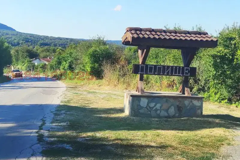 Two-storey house with yard in Dolishte village, Varna region