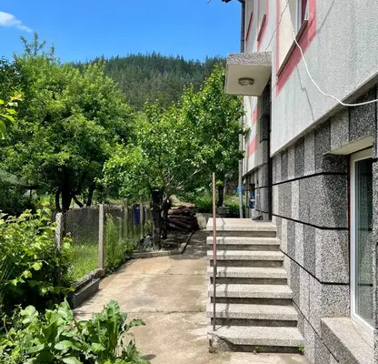 Снимка 2 — Тристаен къща с гараж и тераси в с. Долни Пасарел